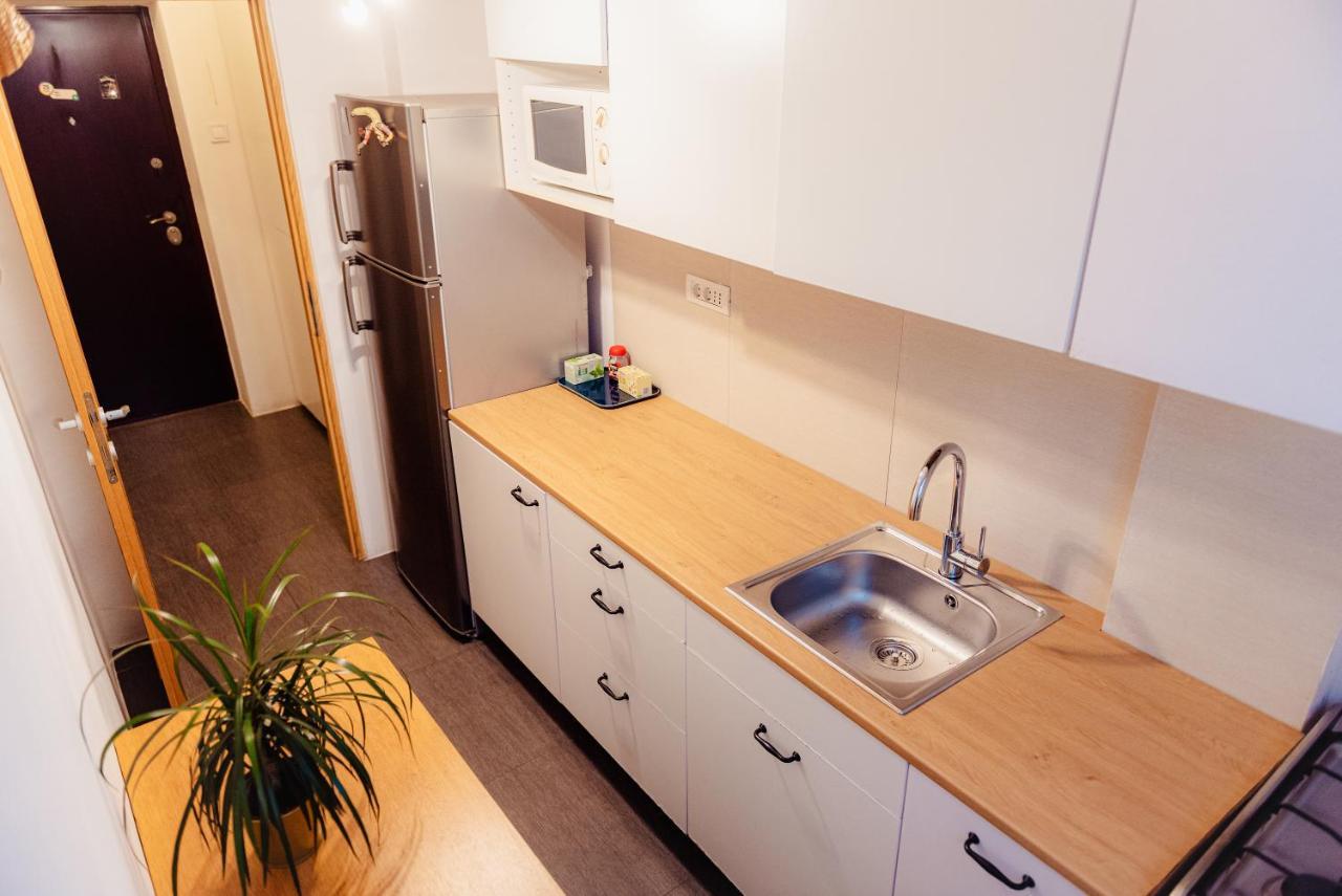 City Center Downtown Apartment Bukares Bagian luar foto