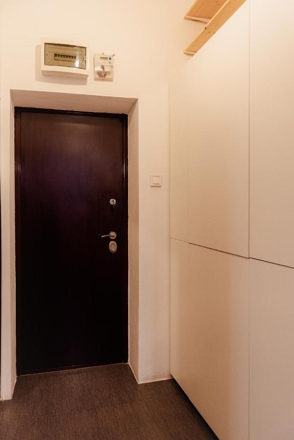 City Center Downtown Apartment Bukares Bagian luar foto
